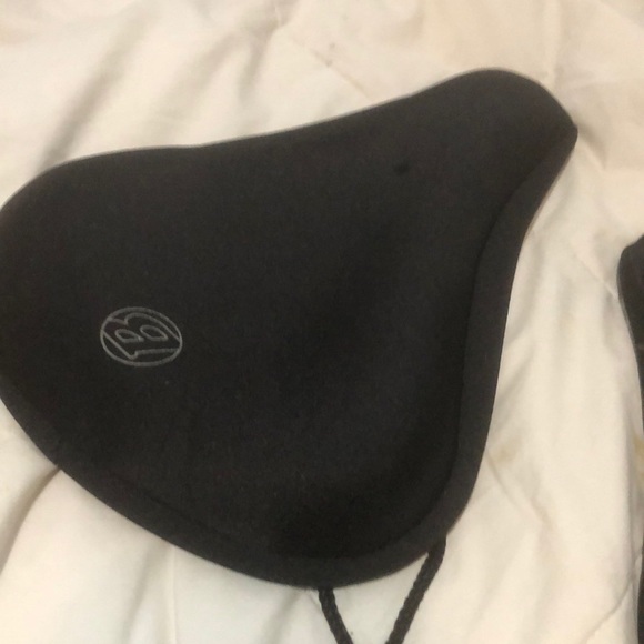 Gel bicycle seat. Like new. - Picture 4 of 5